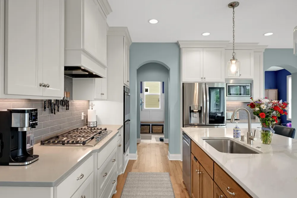 9971 Lawson Lane Eden Prairie, MN 55347