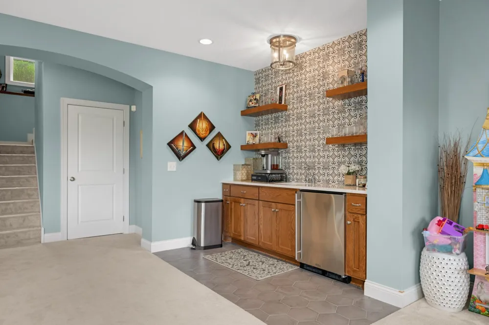 9971 Lawson Lane Eden Prairie, MN 55347