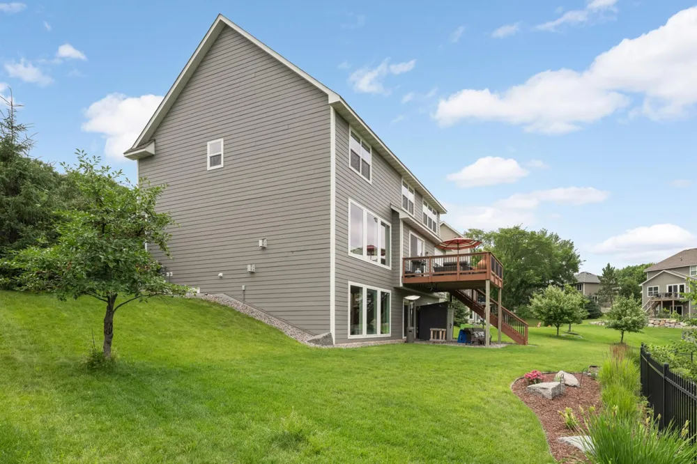 9971 Lawson Lane Eden Prairie, MN 55347