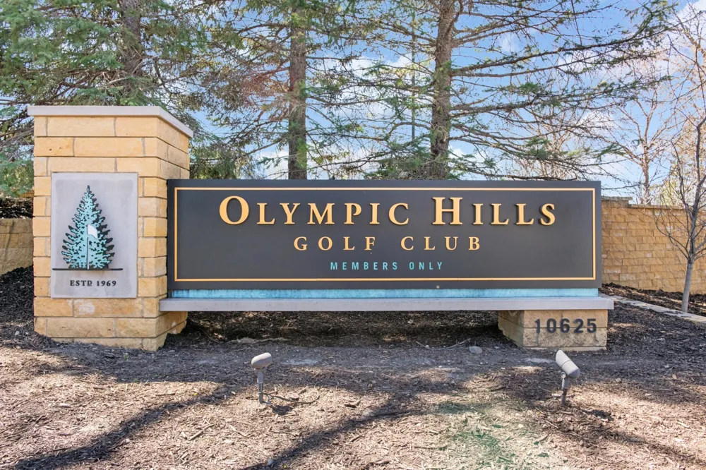 9971 Lawson Lane Eden Prairie, MN 55347