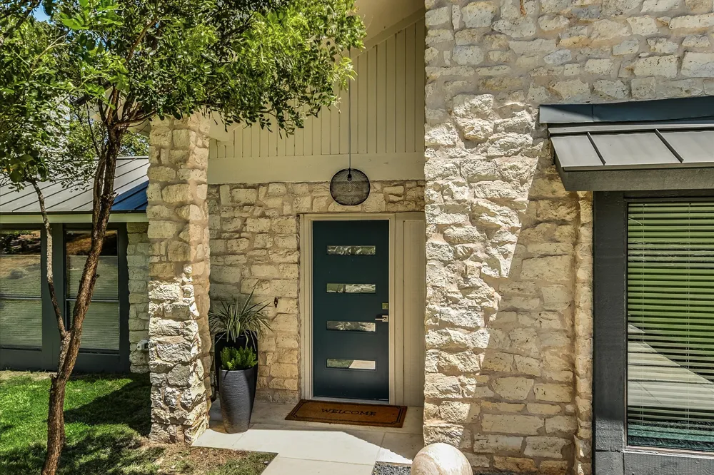 1923 Cypress Point W Austin, TX 78746