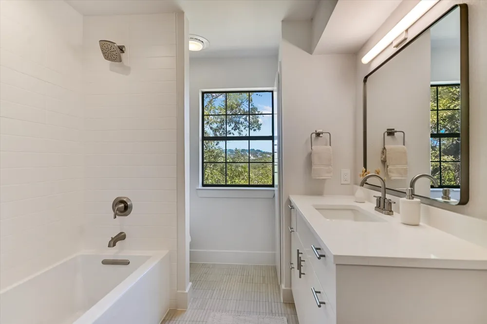 1923 Cypress Point W Austin, TX 78746