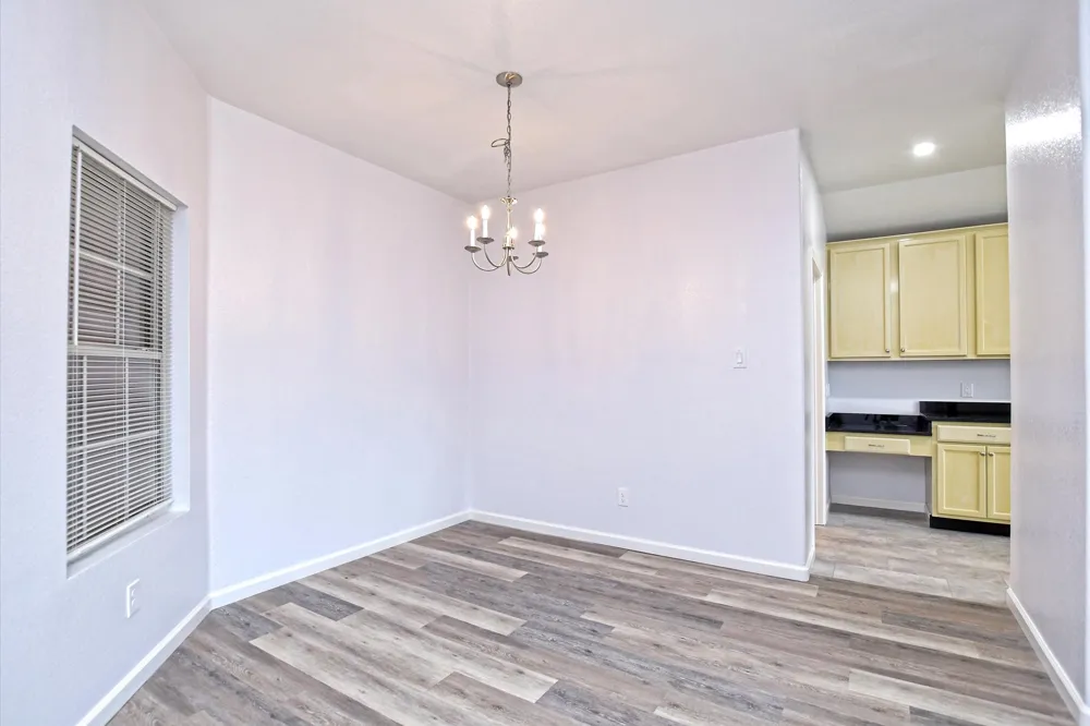 401 Bandara Woods Boulevard Elgin, TX 78621