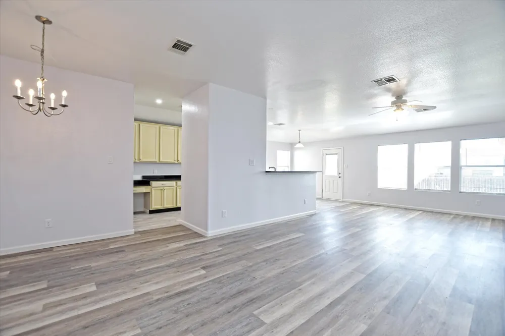 401 Bandara Woods Boulevard Elgin, TX 78621