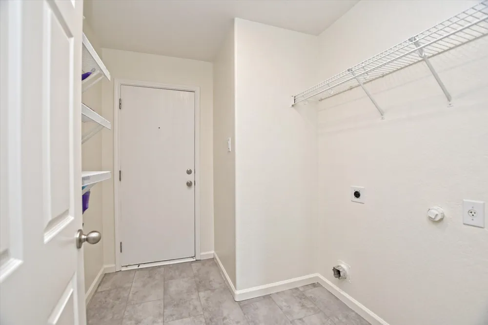 401 Bandara Woods Boulevard Elgin, TX 78621