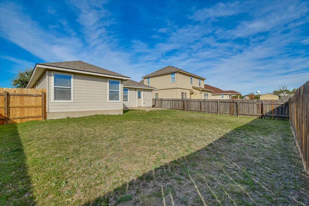 401 Bandara Woods Boulevard Elgin, TX 78621