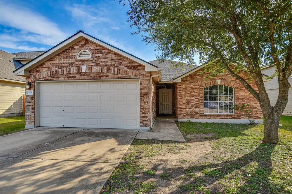 401 Bandara Woods Boulevard Elgin, TX 78621