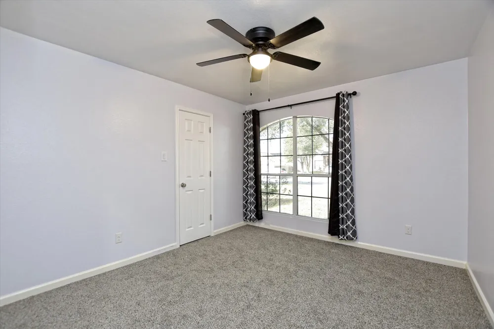 401 Bandara Woods Boulevard Elgin, TX 78621