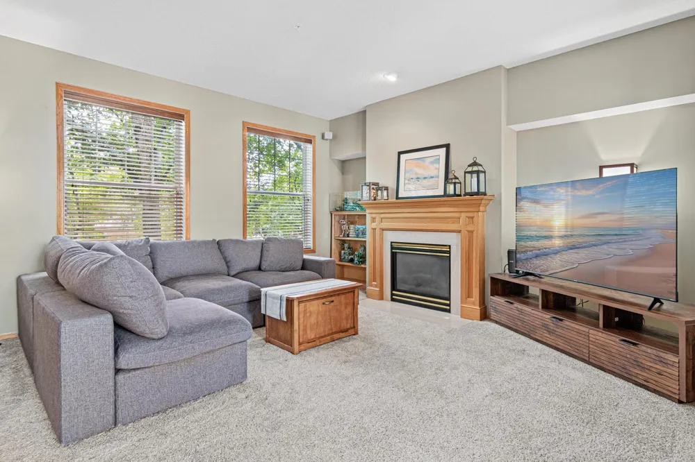 8304 Townsend Drive Eden Prairie, MN 55344
