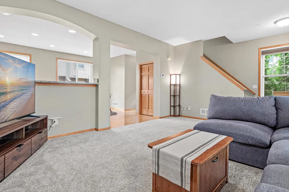 8304 Townsend Drive Eden Prairie, MN 55344