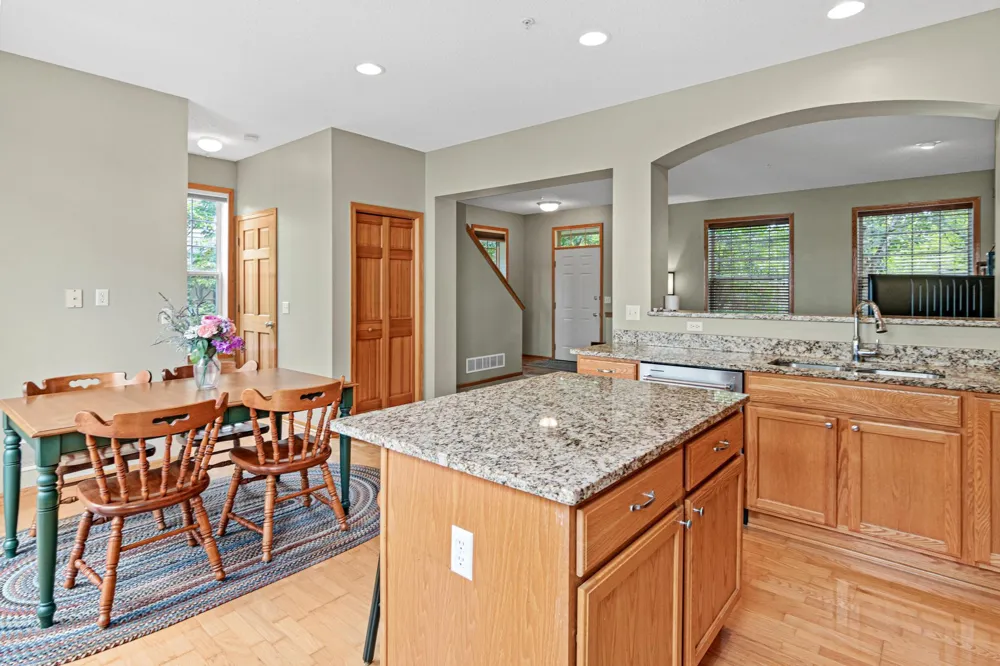 8304 Townsend Drive Eden Prairie, MN 55344