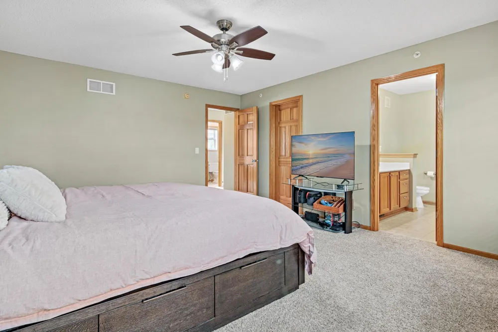 8304 Townsend Drive Eden Prairie, MN 55344