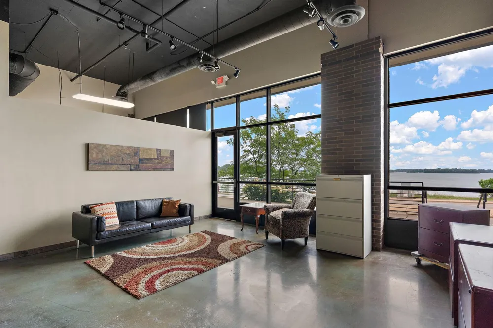 4100 Shoreline Drive Spring Park, MN 55384
