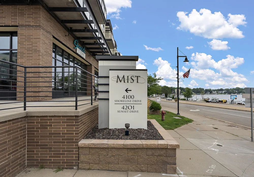 4100 Shoreline Drive Spring Park, MN 55384