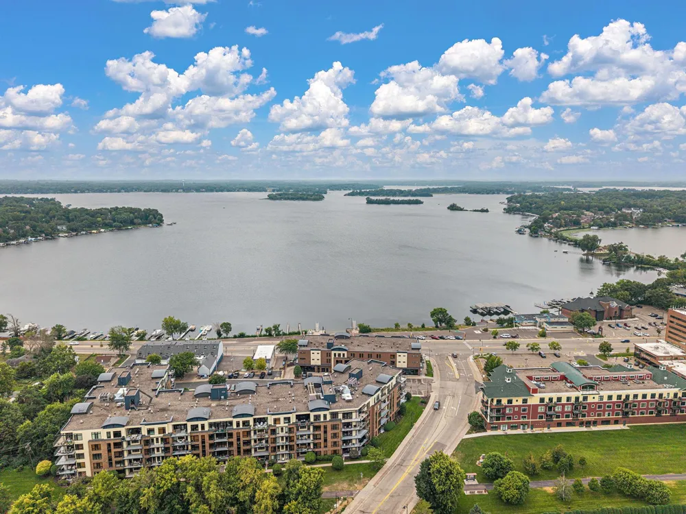 4100 Shoreline Drive Spring Park, MN 55384