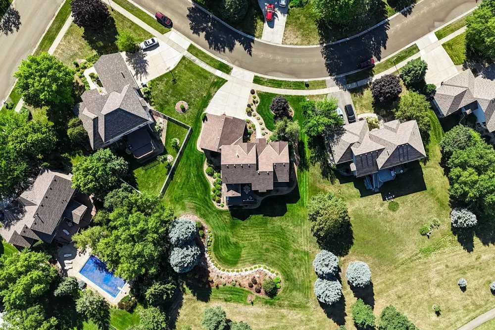 16751 Ironwood Circle Lakeville, MN 55044