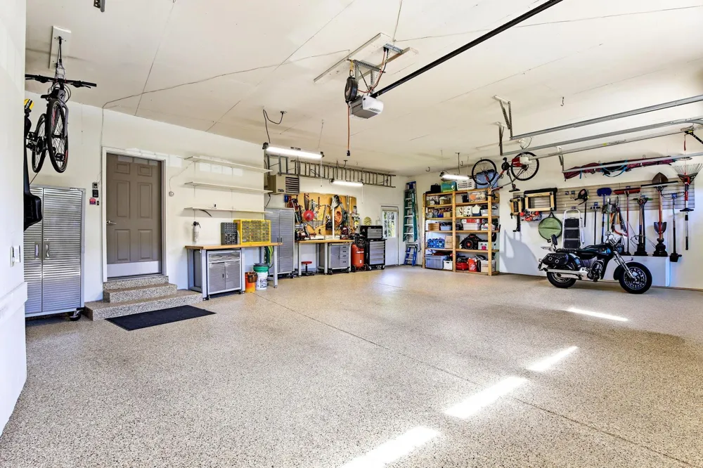 16751 Ironwood Circle Lakeville, MN 55044