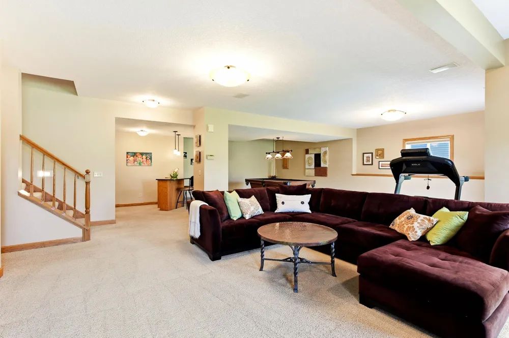 16751 Ironwood Circle Lakeville, MN 55044