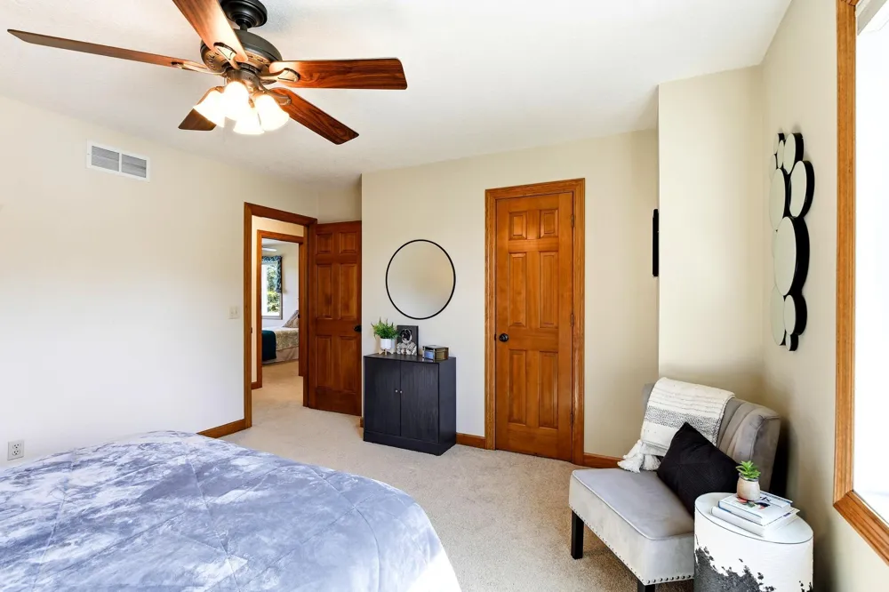 16751 Ironwood Circle Lakeville, MN 55044