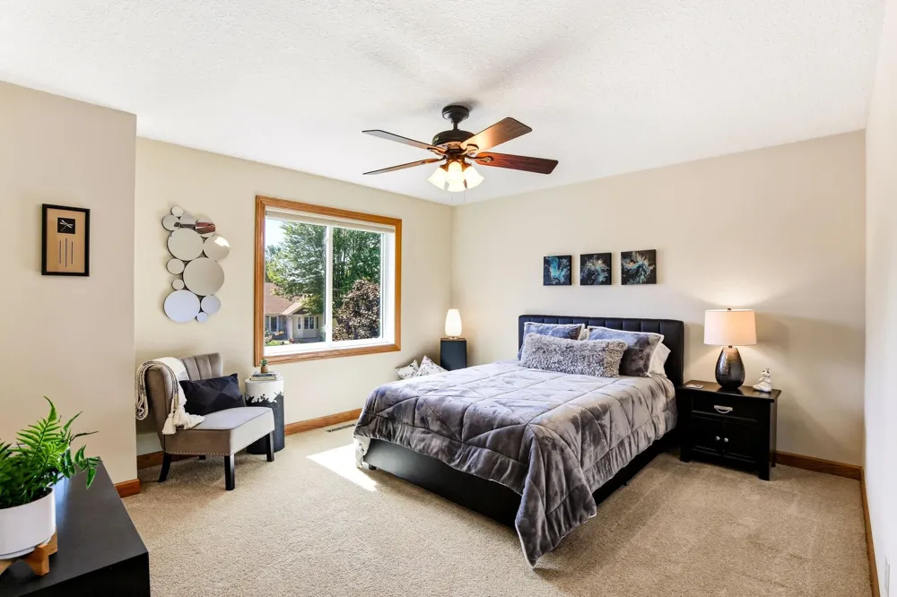 16751 Ironwood Circle Lakeville, MN 55044