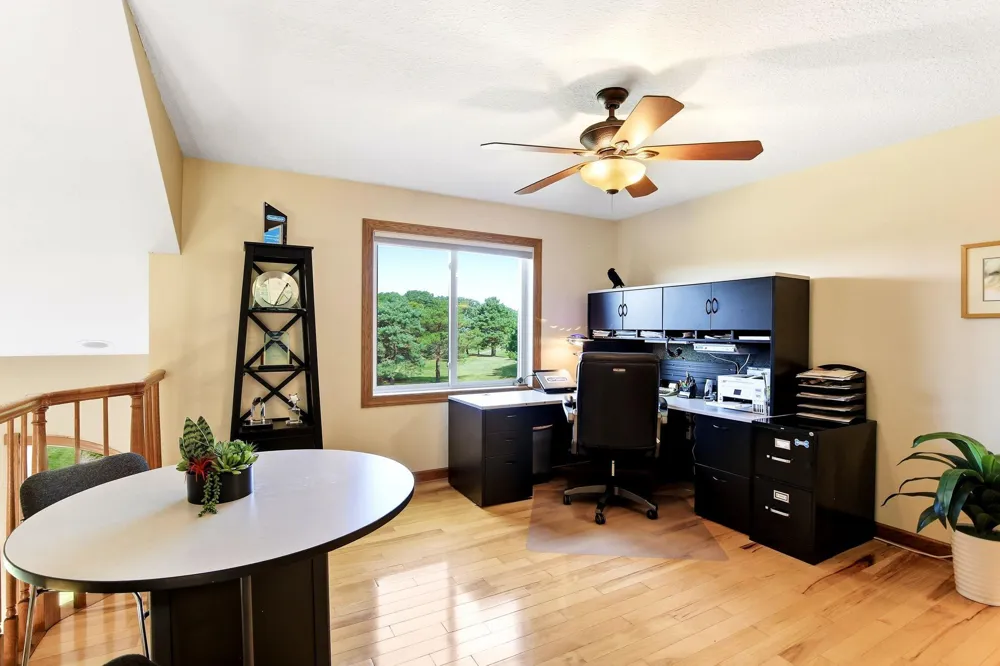 16751 Ironwood Circle Lakeville, MN 55044