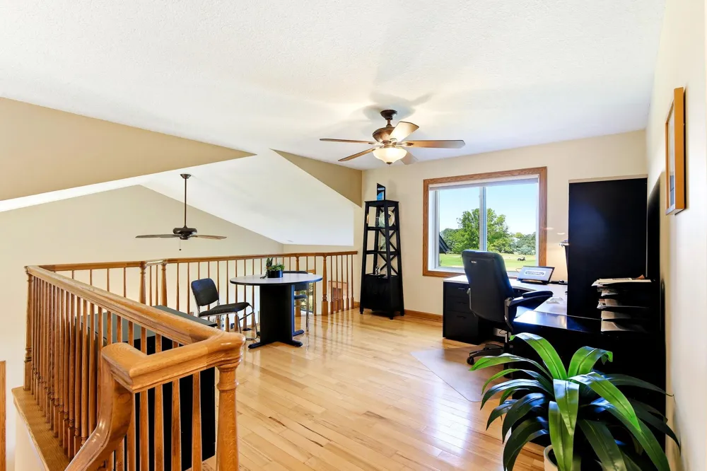 16751 Ironwood Circle Lakeville, MN 55044