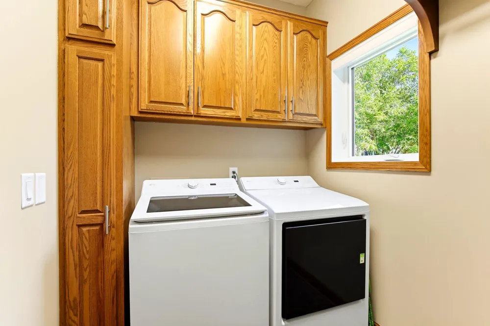 16751 Ironwood Circle Lakeville, MN 55044