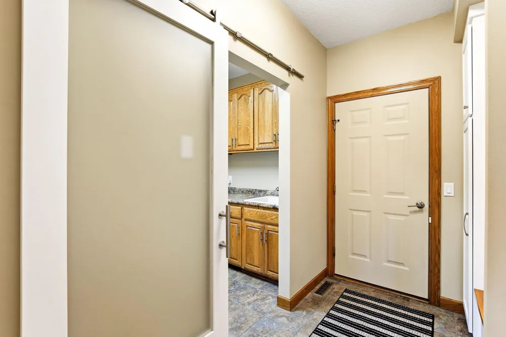 16751 Ironwood Circle Lakeville, MN 55044