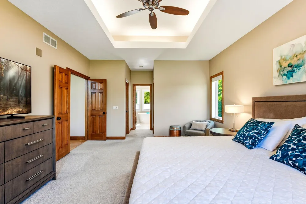 16751 Ironwood Circle Lakeville, MN 55044