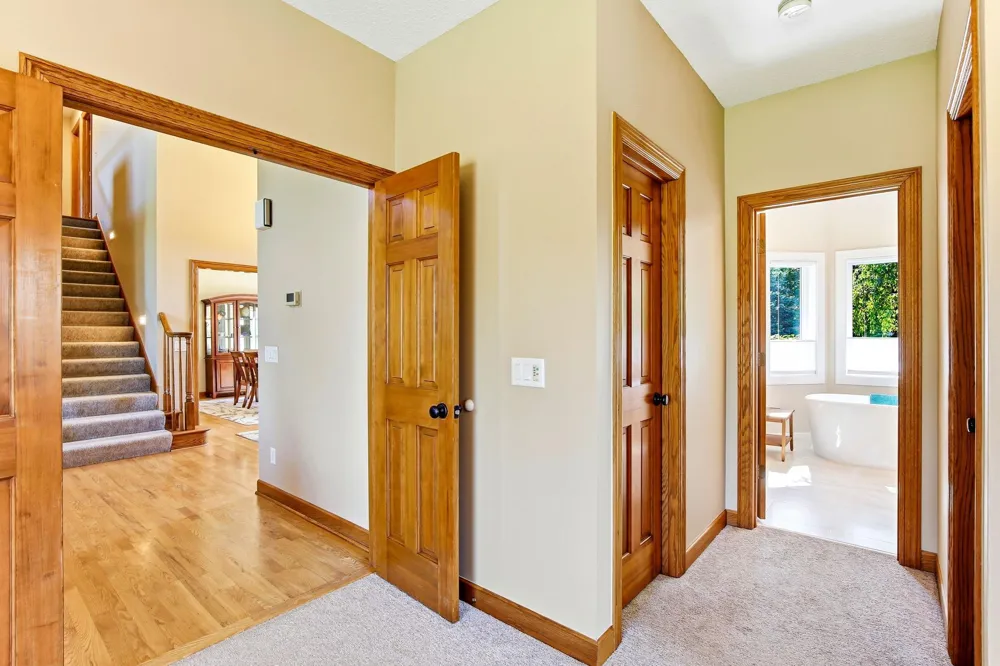 16751 Ironwood Circle Lakeville, MN 55044