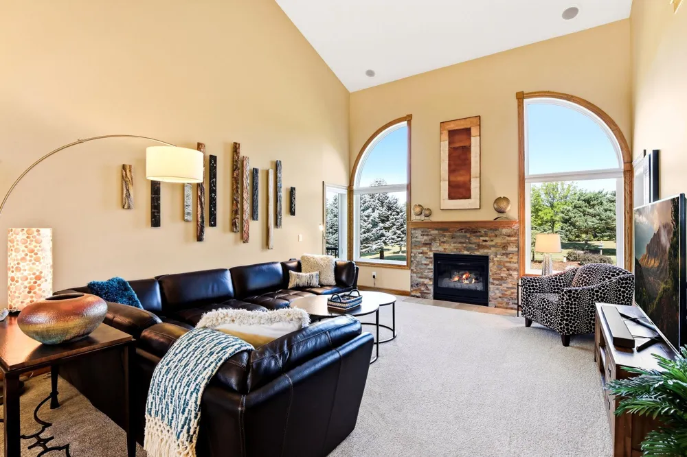 16751 Ironwood Circle Lakeville, MN 55044