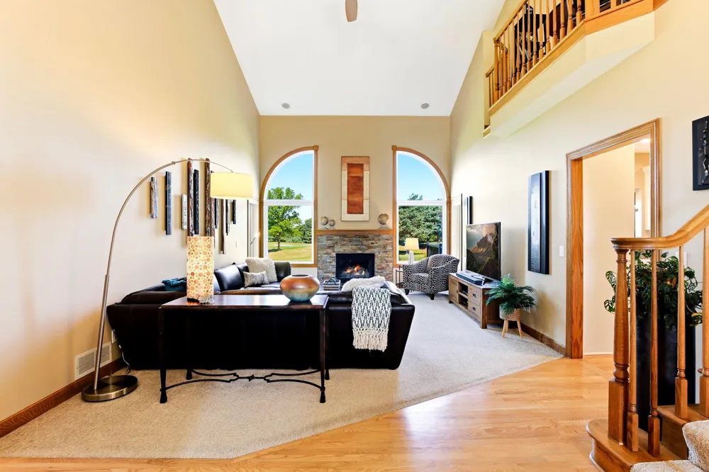 16751 Ironwood Circle Lakeville, MN 55044