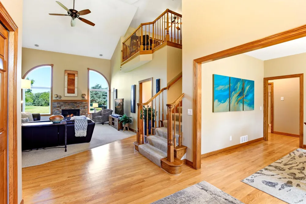 16751 Ironwood Circle Lakeville, MN 55044