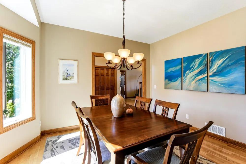 16751 Ironwood Circle Lakeville, MN 55044
