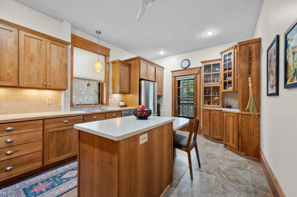 294 Dayton Avenue #1E Saint Paul, MN 55102