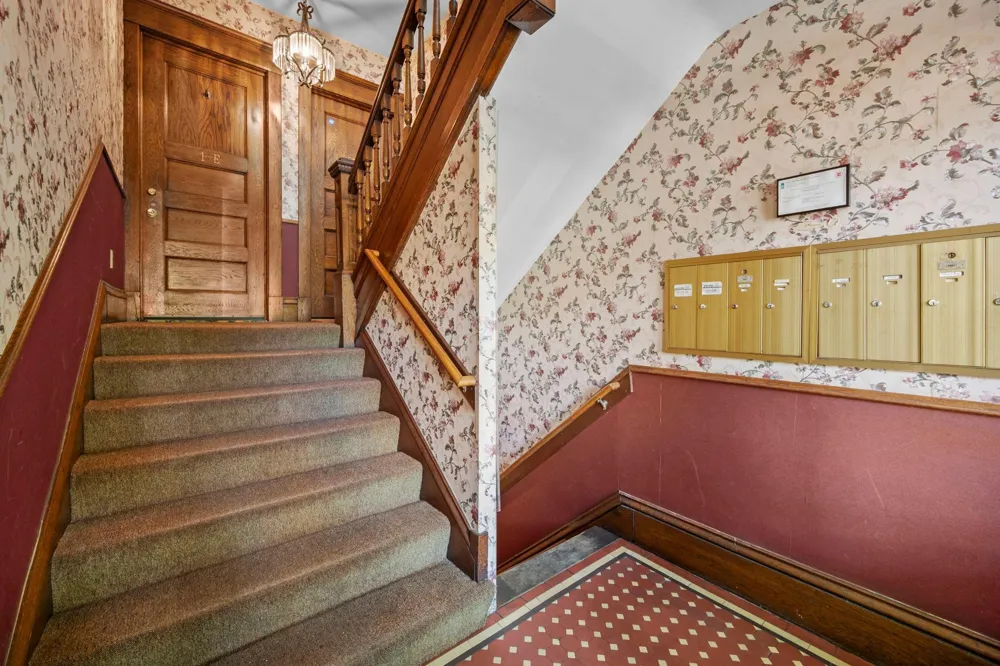 294 Dayton Avenue #1E Saint Paul, MN 55102