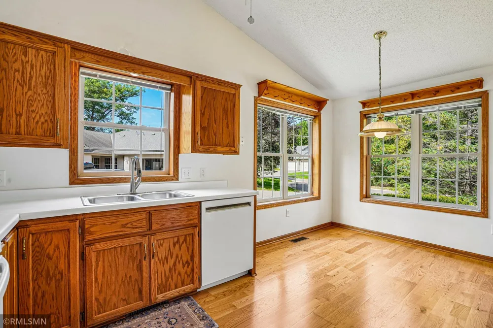 27726 Woodland Drive Chisago City, MN 55013