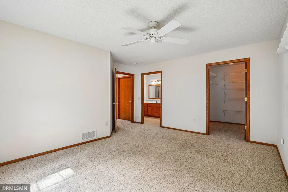 27726 Woodland Drive Chisago City, MN 55013