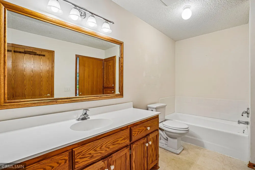27726 Woodland Drive Chisago City, MN 55013