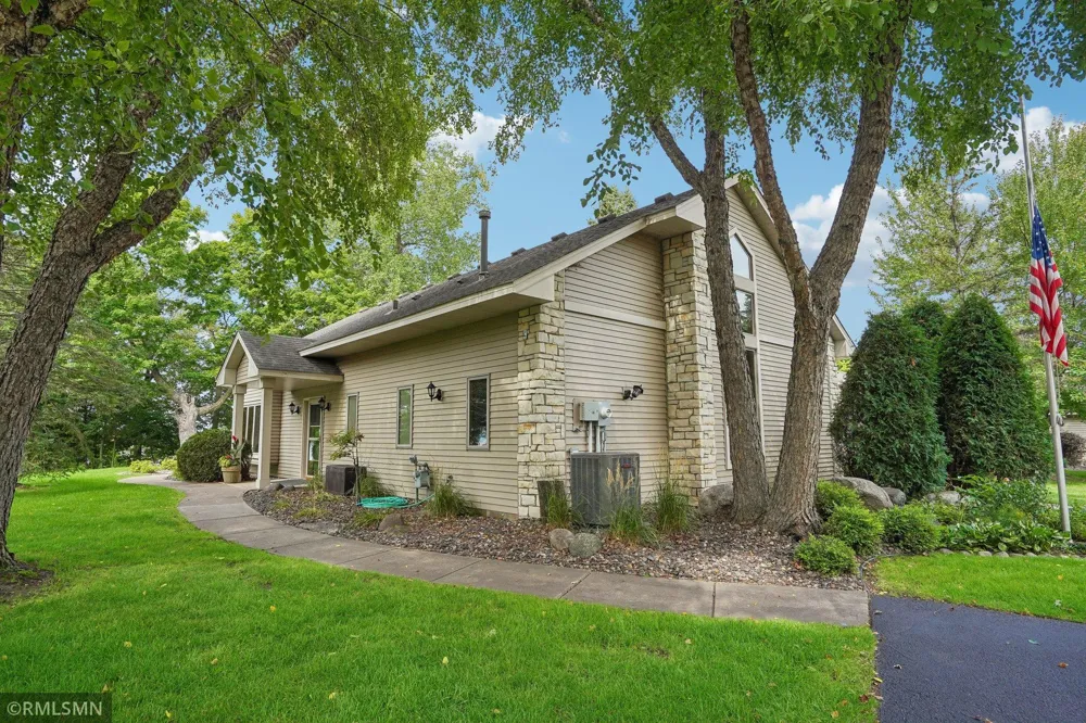 27726 Woodland Drive Chisago City, MN 55013