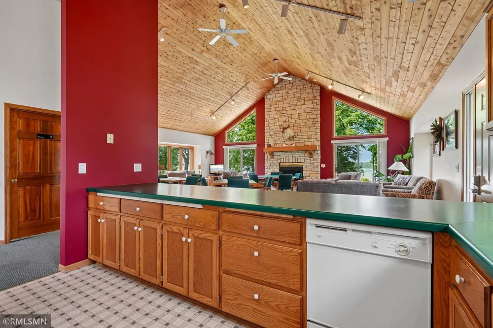 27726 Woodland Drive Chisago City, MN 55013