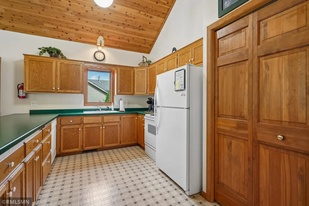 27726 Woodland Drive Chisago City, MN 55013