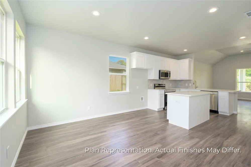 203 E Laura Avenue Quinlan, TX 75474