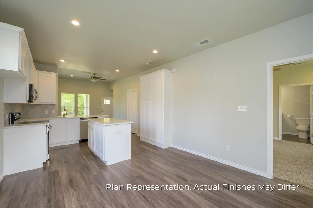 203 E Laura Avenue Quinlan, TX 75474