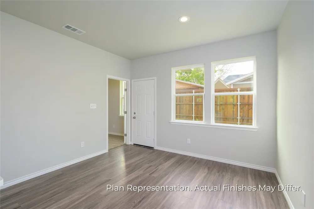 203 E Laura Avenue Quinlan, TX 75474