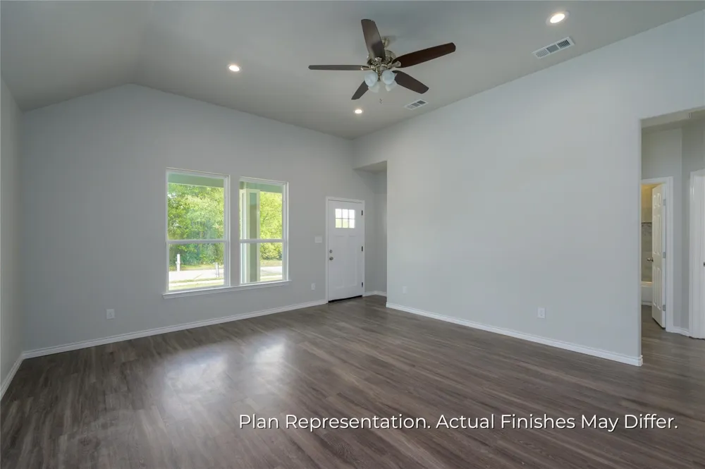 203 E Laura Avenue Quinlan, TX 75474