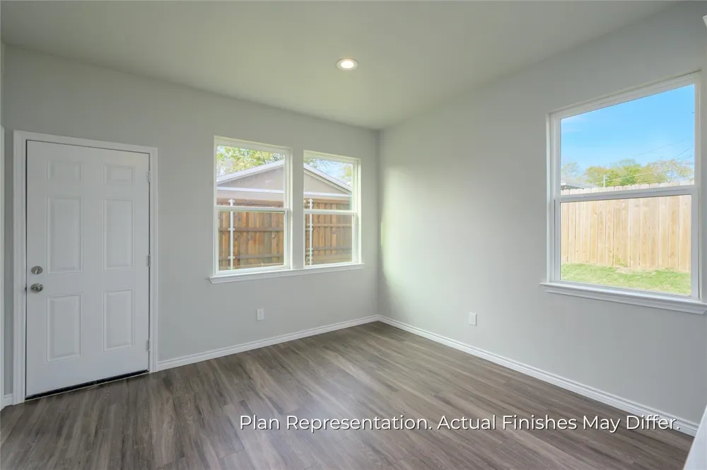 203 E Laura Avenue Quinlan, TX 75474
