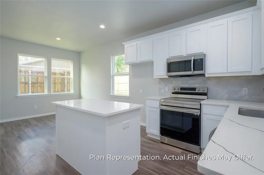 203 E Laura Avenue Quinlan, TX 75474