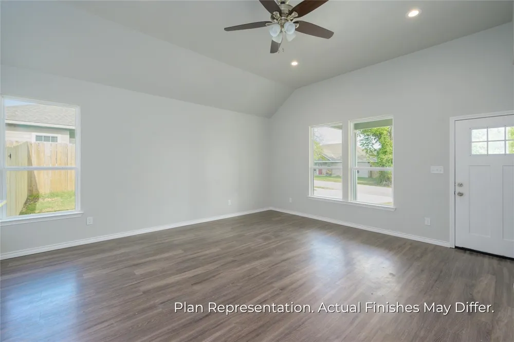 203 E Laura Avenue Quinlan, TX 75474