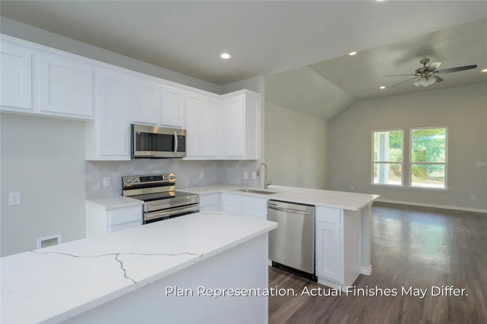 203 E Laura Avenue Quinlan, TX 75474